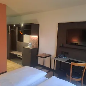Turm 4*, Frankfurt am Main Germany