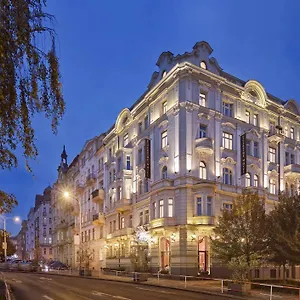 Mamaison Riverside Отель Прага